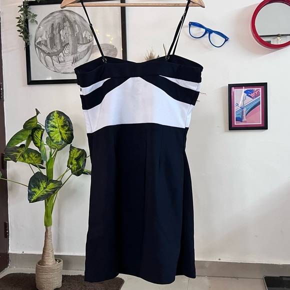 Sexy night out dress black n white - Picture 3 of 3